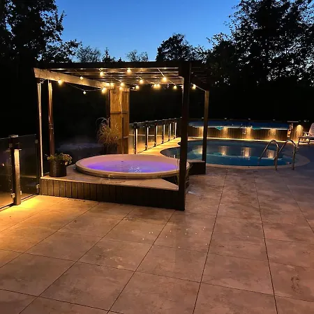 Feriehus Pool And Wilderness Bath House *